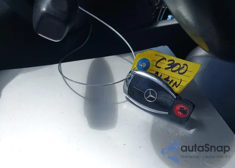 2008 Mercedes-Benz C 300 Luxury/Sport из США, поврежденный, VIN WDDGF54X88R015246